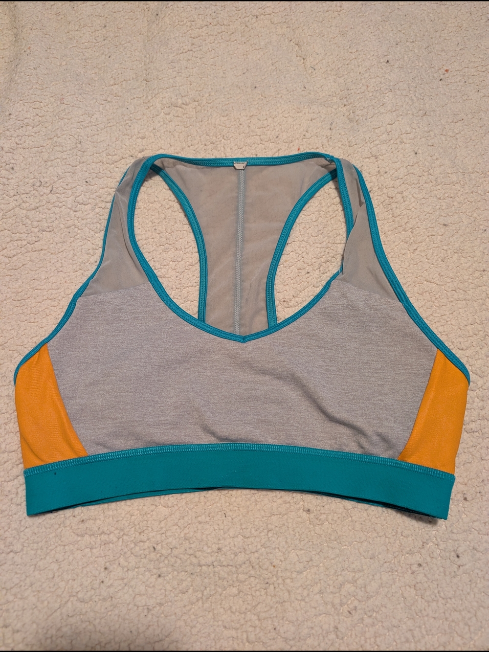 ALO Yoga Chromatic Sports Bra Medium